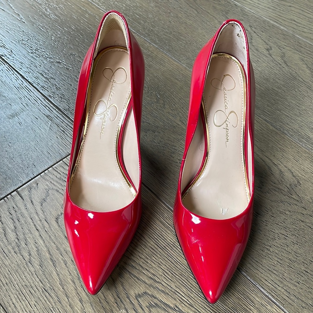 Jessica Simpson Pumps !!